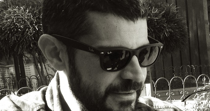 Roberto Chinet, guionista y director de Otra Isla